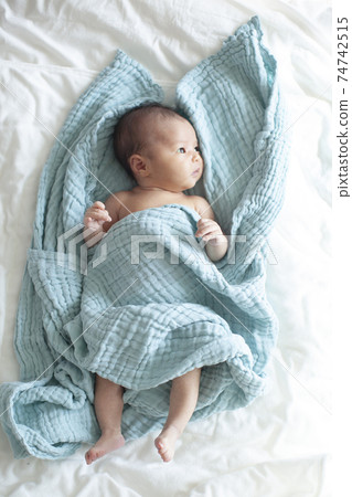 Newborn baby girl Newborn baby girl 74742515