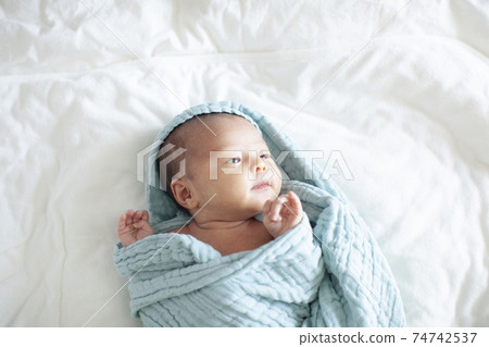 Newborn baby girl Newborn baby girl 74742537