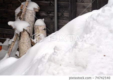 雪山雪量 74742540