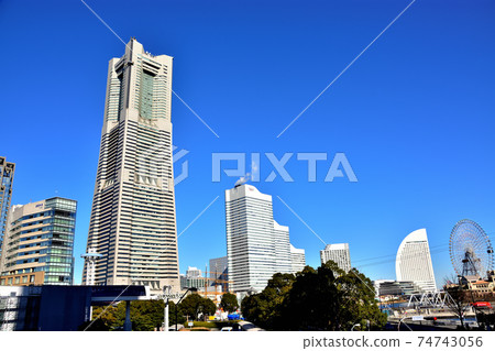 港未來景觀和日本第一條永久性城市纜車橫濱空中客艙 港未來景觀和日本第一條永久性城市纜車橫濱空中客艙 74743056