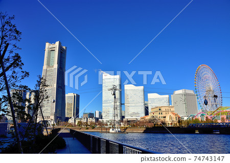 港未來景觀和日本第一條永久性城市纜車橫濱空中客艙 港未來景觀和日本第一條永久性城市纜車橫濱空中客艙 74743147