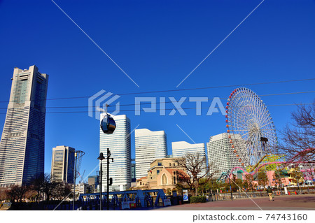 Minato Mirai scenery and Japan's first permanent urban ropeway Yokohama Air Cabin Minato Mirai scenery and Japan's first permanent urban ropeway Yokohama Air Cabin 74743160