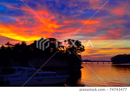 Morning glow of Matsushima Gohido 74743477