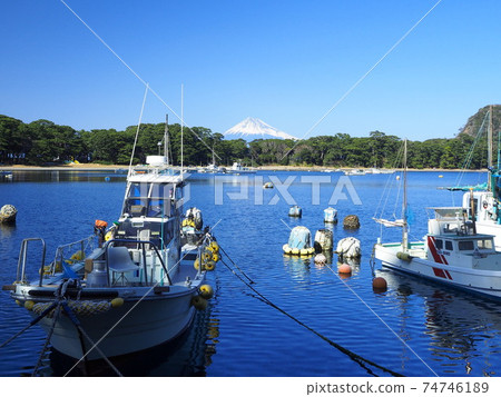 Scenery of Fuji seen from Toda Port, Shizuoka Prefecture February 74746189
