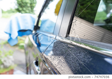 SUV car wash image SUV car wash image 74747036