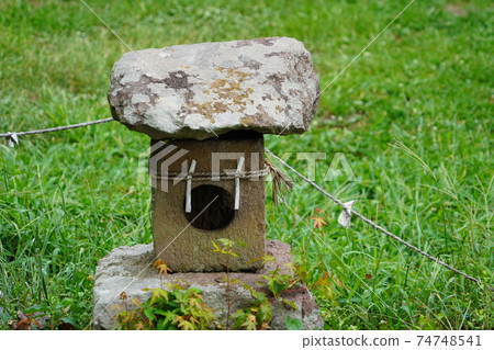 Mysteriously, the largest pyramid in the world is located in the mountains of Shinano, Shinano, Japan. (Minna Shrine) 74748541