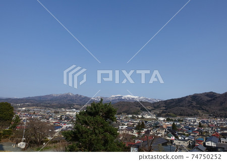 藏王山山脈和上山市積雪 藏王山山脈和上山市積雪 74750252