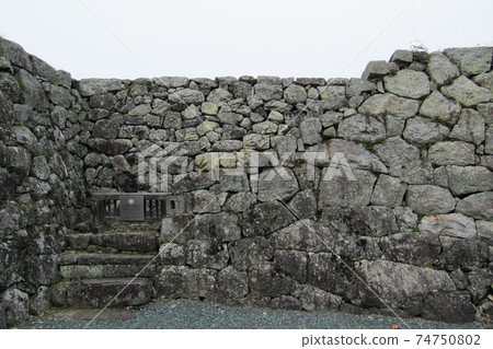 Stone walls and stairs of Tanba Sasayama Castle [Japan's Top 100 Castles and Nationally Designated Historic Site] Tanba Sasayama City, Hyogo Prefecture 74750802