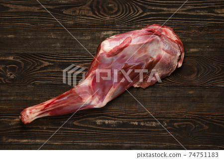 Overhead view of raw doe leg 74751183