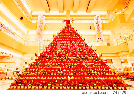 Hina dolls and flower dolls are the best dolls in Japan Hina dolls and flower dolls are the best dolls in Japan 74752903