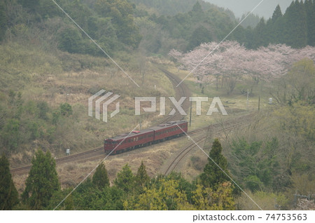 久鬆線春天大ata站折返特急三郎新平2 久鬆線春天大ata站折返特急三郎新平2 74753563