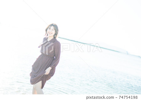在海灘的日期 在海灘的日期 74754198