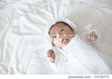 初生女嬰 初生女嬰 74756775