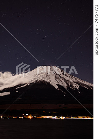 Stars in the sky, Lake Yamanaka and Mt. Fuji 74757773