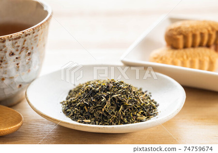 Jasmine tea tea leaves 74759674