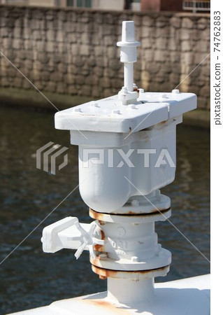 Air vent valve installed in the water pipe 74762883