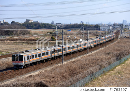 東海道本線有311列普通列車的8輛車 74763597