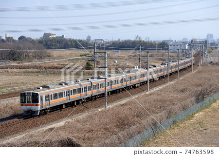 東海道本線有311列普通列車的8輛車 74763598