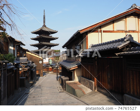 京都冬季八坂塔 京都冬季八坂塔 74765527
