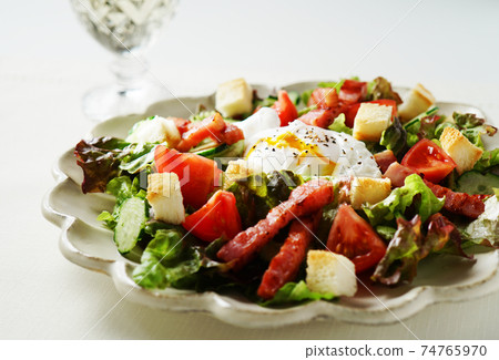 Lyon salad Lyon salad 74765970