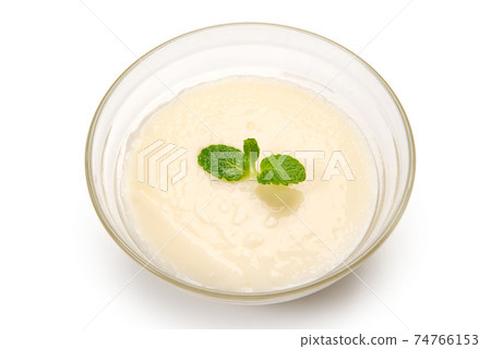 Dessert almond tofu 74766153