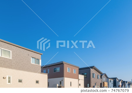 房地產圖像新居住區圖像待售房屋圖像 74767079