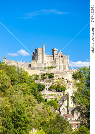 Beynac et Cazenac in Dordogne, France Beynac et Cazenac in Dordogne, France 74768343
