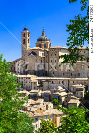 Landmarks of Italy. panoramic view of Urbino,Unesco site. Marche Landmarks of Italy. panoramic view of Urbino,Unesco site. Marche 74770805