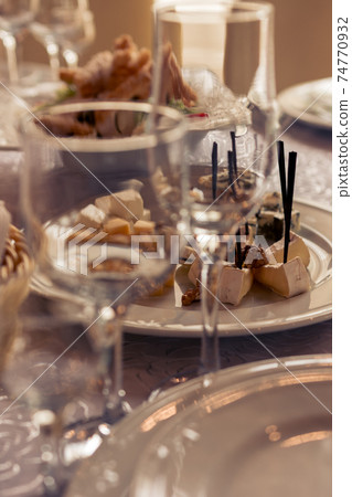 Table setting,festive event and table setting,dishes and snacks when setting tables. Table setting,festive event and table setting,dishes and snacks when setting tables. 74770932