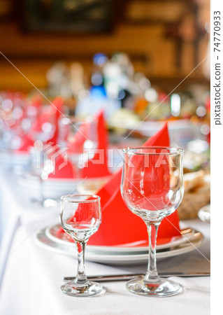 Table setting,festive event and table setting,dishes and snacks when setting tables. Table setting,festive event and table setting,dishes and snacks when setting tables. 74770933