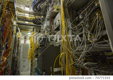 Wires Cables in Server Hub 74771503