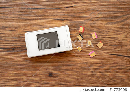 移動電話合同_木背景 移動電話合同_木背景 74773008