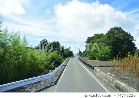 從柳會站到氣仙沼站的氣仙沼線BRT火車窗口風景 從柳會站到氣仙沼站的氣仙沼線BRT火車窗口風景 74778226
