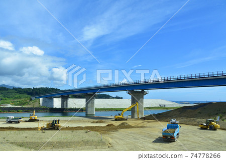 從柳會站到氣仙沼站的氣仙沼線BRT火車窗口風景 74778266