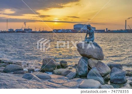 Copenhagen Denmark, sunrise city sunrise at Little Mermaid Statue 74778355