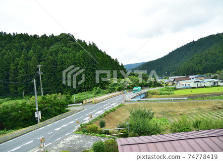 從柳會站到氣仙沼站的氣仙沼線BRT火車窗口風景 從柳會站到氣仙沼站的氣仙沼線BRT火車窗口風景 74778419