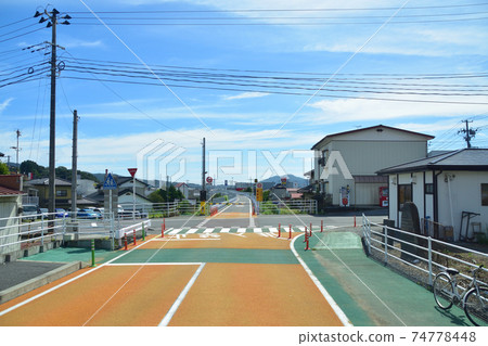 從柳會站到氣仙沼站的氣仙沼線BRT火車窗口風景 74778448