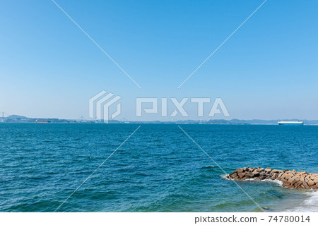藍藍的天空和平靜的瀨戶內海 藍藍的天空和平靜的瀨戶內海 74780014