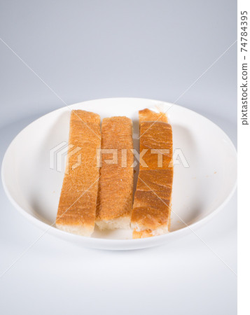 Bread's ear 74784395