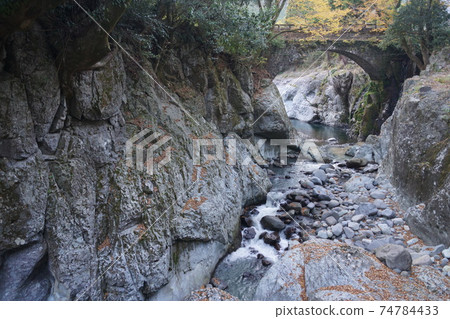 Nenbutsu Bridge in Yamakuni Town, Nakatsu City, Oita Prefecture 74784433