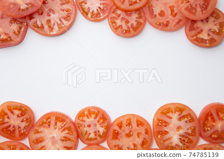 Tomato slices from a bird's-eye view 74785139