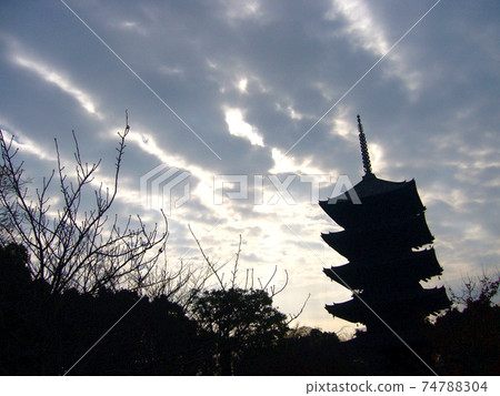 Silhouette of Toji / Five-storied Pagoda 74788304