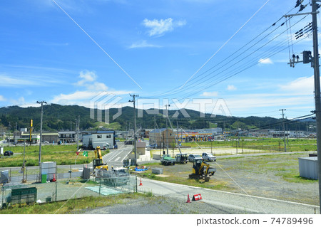 氣仙沼站附近的風景以及從氣仙沼站到大sa部站的大船渡線的BRT列車窗口 74789496