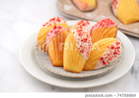 瑪德琳蛋糕 瑪德蓮 草莓 巧克力 裝飾 French madeleine cake マドレーヌ 瑪德琳蛋糕 瑪德蓮 草莓 巧克力 裝飾 French madeleine cake マドレーヌ 74789869