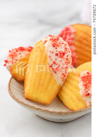 瑪德琳蛋糕 瑪德蓮 草莓 巧克力 裝飾 French madeleine cake マドレーヌ 瑪德琳蛋糕 瑪德蓮 草莓 巧克力 裝飾 French madeleine cake マドレーヌ 74789872