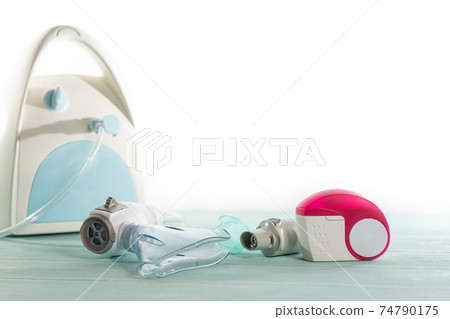 concept asthma and treatment on green background concept asthma and treatment on green background 74790175