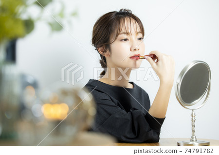 化妝 化妝 74791782