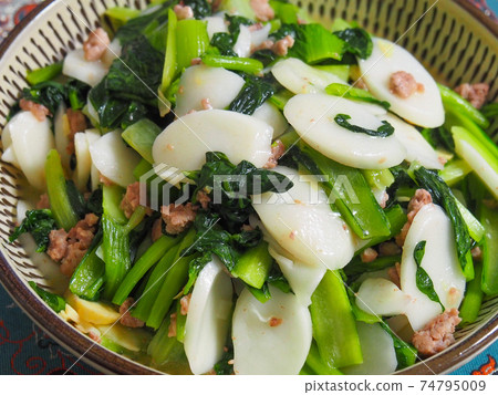 春節美食，上海炒年糕 74795009
