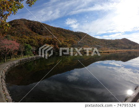 Gunma Prefecture Akagiyama Kakumanbuchi Mirror surface Kakumanbuchi Gunma Prefecture Akagiyama Kakumanbuchi Mirror surface Kakumanbuchi 74795324