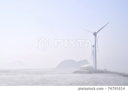 Turbine, wind power generator, Tando Port, Silkworm Island, Ansan City, Gyeonggi-do Turbine, wind power generator, Tando Port, Silkworm Island, Ansan City, Gyeonggi-do 74795814